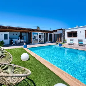 Macher Piscina Y Bar Piscina Holiday home